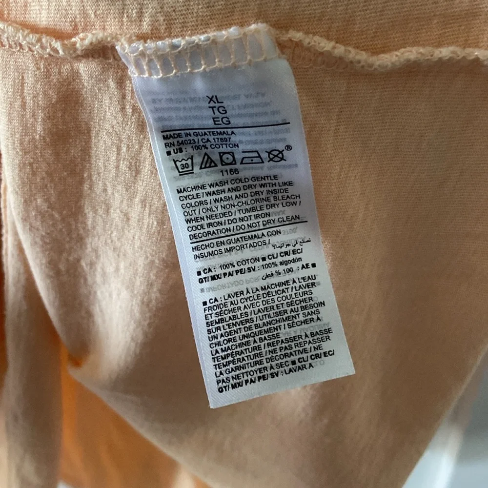 Old Navy Tshirt Size XL - Picture 5 of 6